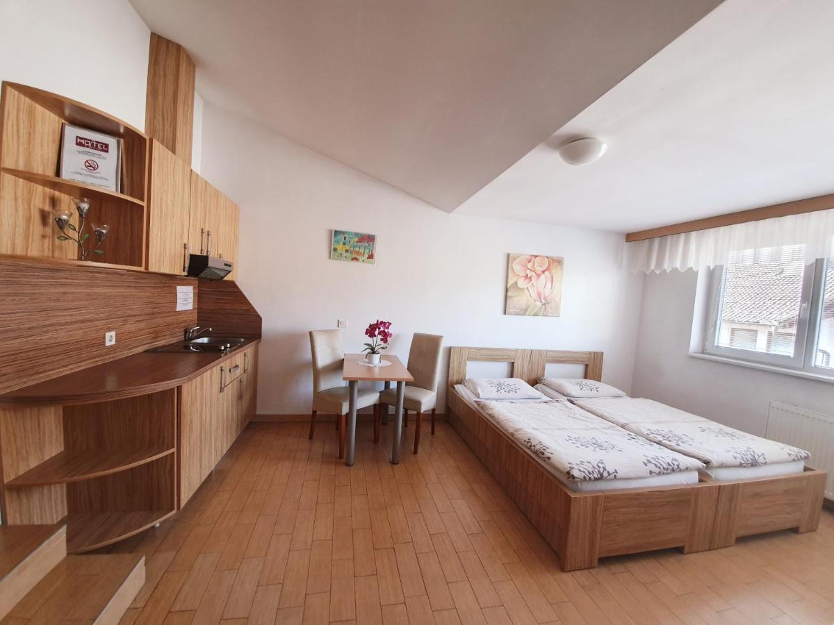 Hostel Novak Novo Mesto Extérieur photo
