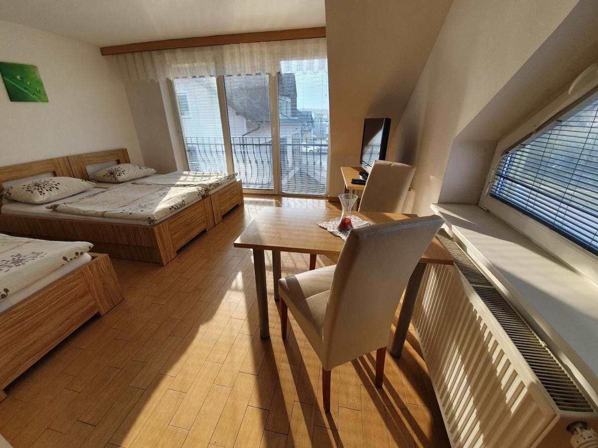 Hostel Novak Novo Mesto Extérieur photo
